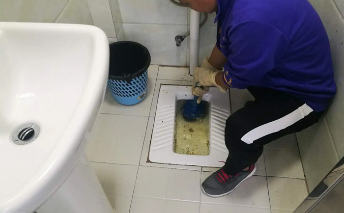 兴隆华侨农场疏通蹲坑
