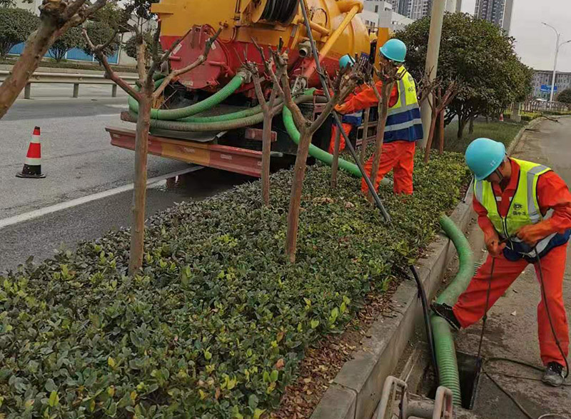 兴隆华侨农场市政管道清淤